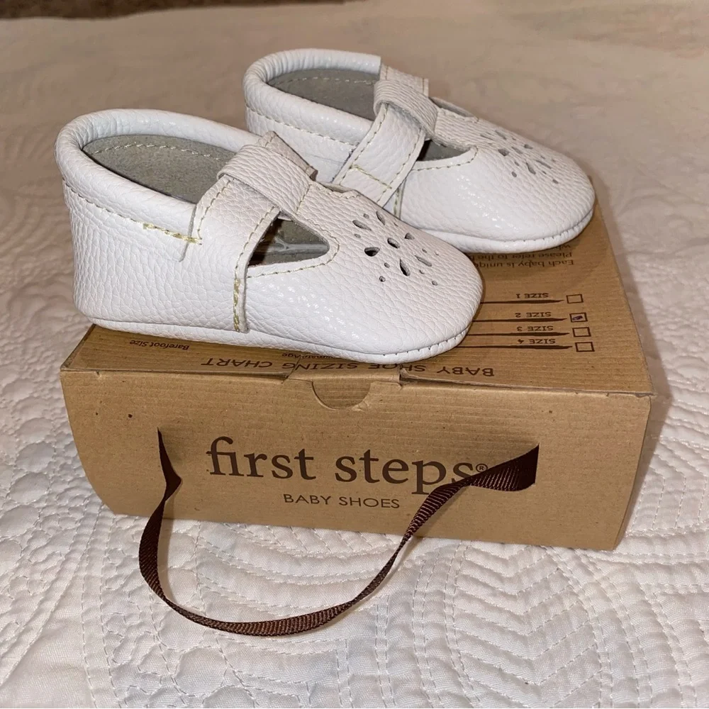 First Steps baby girls white moccasins - Picture 6 of 10